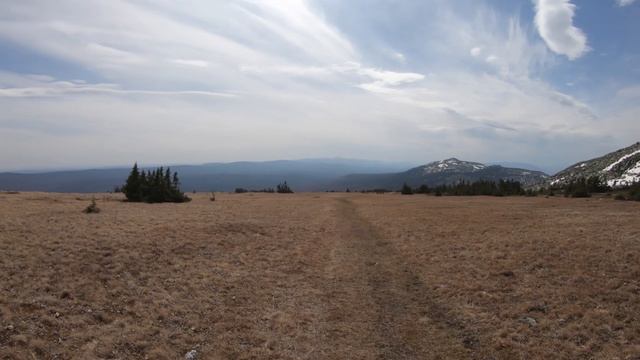 Нургуш. Восхождение на гору Большой Нургуш в мае. Посещение Дома Лося "Сохатка". смотреть онлайн
