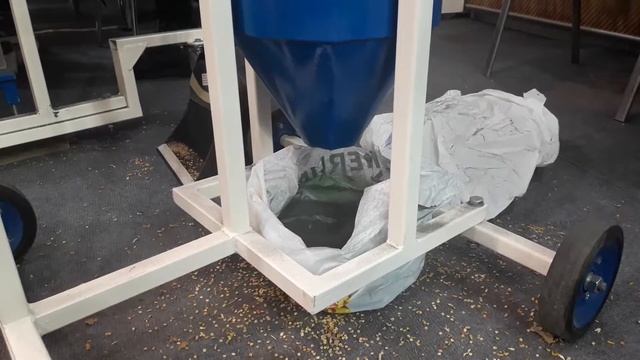 сепарация фракции угля на сепараторе САД Аеромех смотреть онлайн