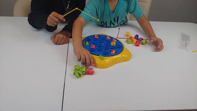 Let`s Go FISHING GAME Fun Activity for kids & Family Catching a Fish Game :-) смотреть онлайн