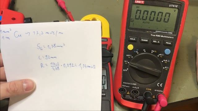 Pomiar prądu w grocie lutownicy transformatorowej za pomocą miernika cęgowego. смотреть онлайн