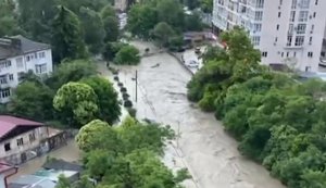 В Сочи из-за ливней вышла из берегов река Восточный Дагомыс