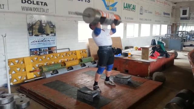 Саулиус Брусокас loglift 140 кг на 6 повторений,подготовка к KRINICA CUP 2014! смотреть онлайн