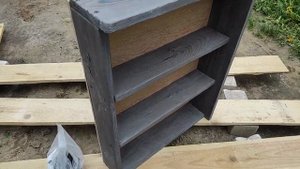 Кухня из досок и ламината