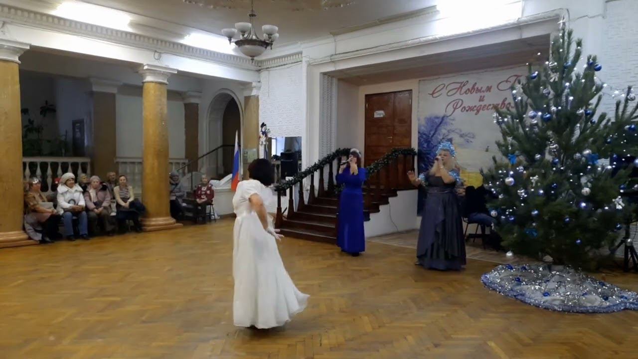 "Кружатся снежинки" -красивый танец!