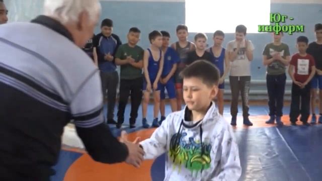 Районный турнир по вольной борьбе состоялся в Акбулаке. смотреть онлайн