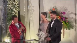 Берк Октай и Йылдыз Чагры Атиксой - официальная регистрация брака