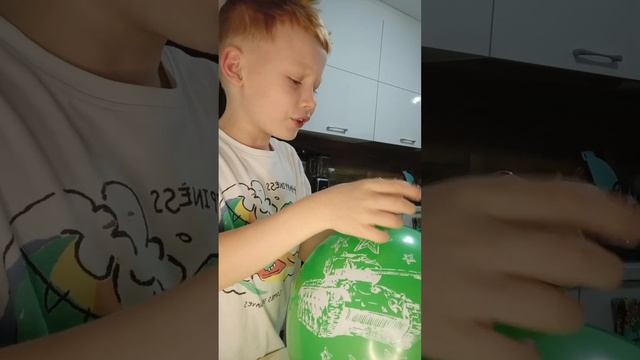 проверяем лайфхак с шариком смотреть онлайн