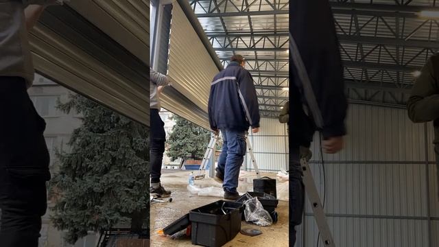 Как установить ворота рольставни?