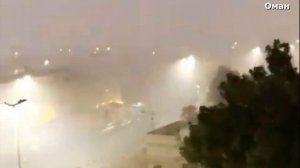 Наводнение-в-Омане-сегодня-произошли-страшные-ливневые-наводнения-в-ОАЭ