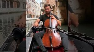 Вальс №2 Шостаковича. Исполняется в гондоле.