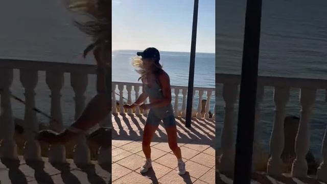 Slight spring in my step ?☀️ #jumprope #skipping #doubleunder #doubleunders смотреть онлайн