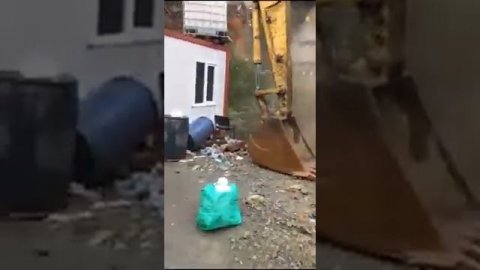 Обрушение дома в овраг! Ужас!