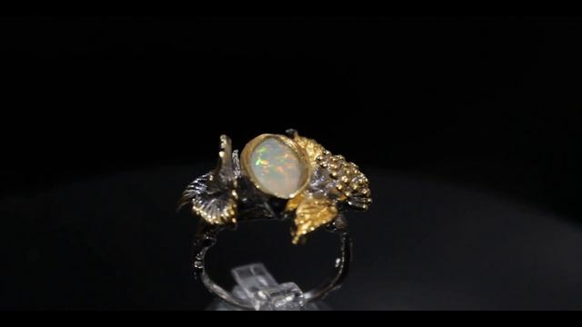 Серебряное кольцо с опалом и родиевым покрытием. смотреть онлайн