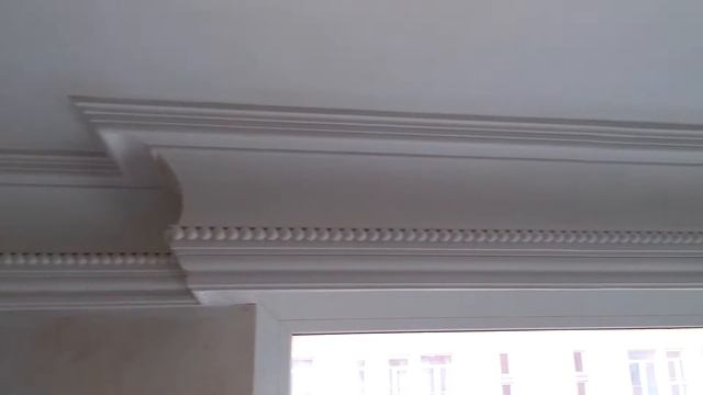 Карниз багет гипсовый 150х100мм (шарики), cornice moldings made of gypsum смотреть онлайн