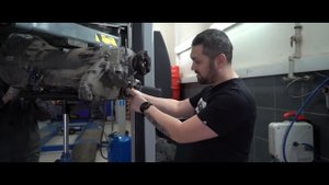 BMW X3 F25 ОБСЛУЖИВАНИЕ ЗАМЕНА САЛЬНИКОВ
