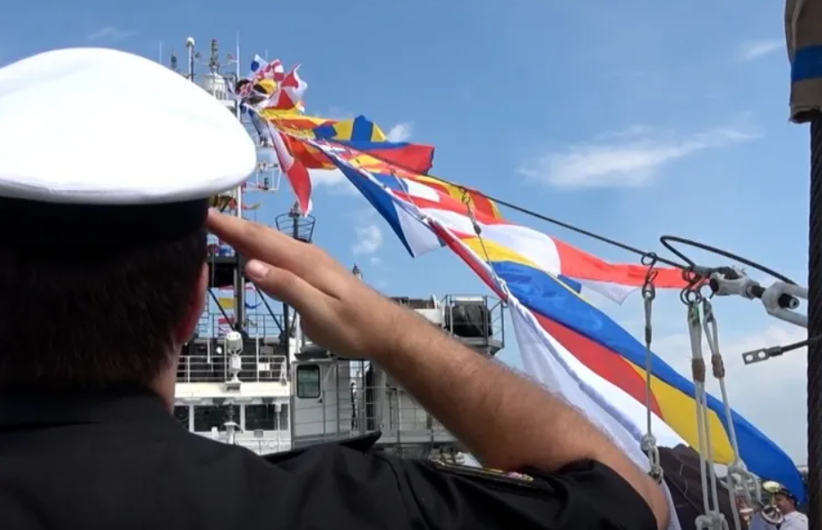 В состав Черноморского флота РФ принят новейший буксир «Капитан Найден»