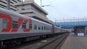 Электровоз ЭП1М-698 с поездом №193 Ростов-на-Дону — Санкт-Петербург