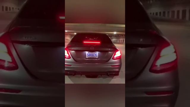 Звук выхлопа на Mercedes