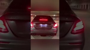 Звук выхлопа на Mercedes