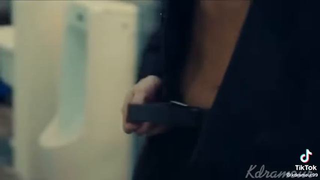 а прикиньте будет не удачный дубль и он случайно покажет смотреть онлайн