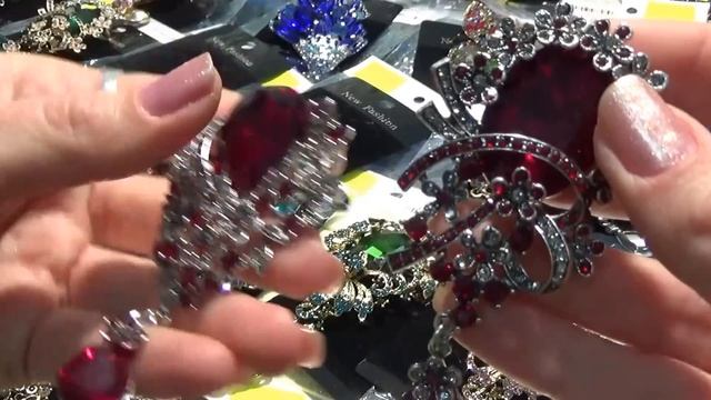 Каменный Цветок Броши Новая Коллекция смотреть онлайн