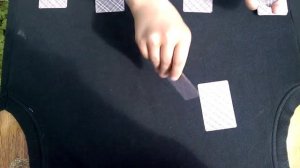 Секрет фокуса 4 дамы)))