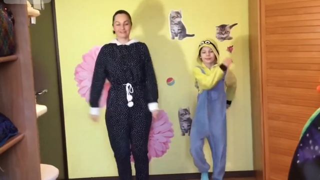 Игра-танец ЦЫПЛЁНОК ПИ для детей!!! смотреть онлайн