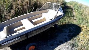 Песочный Кайман 31S с камуфляжной полосой, носовым тентом и боковыми колесами