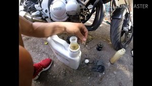 ЗАМЕНА МАСЛА YAMAHA FZR 600 R 1996