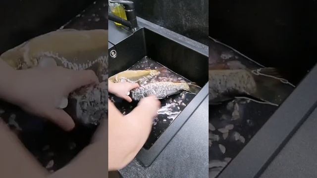 Как чистить рыбу! #чистка#рыба #вкусноибыстро #