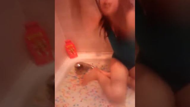 Я с орбизами в ванне ванна из орбизов смотреть онлайн