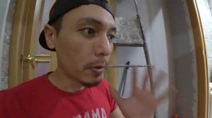 ИМИТАЦИЯ ПЛИТКИ ! РЕМОНТ В ВАННОЙ И ТУАЛЕТЕ СВОИМИ РУКАМИ ЗА КОПЕЙКИ ! МНОГОДЕТНЫЙ ОТЕЦ СТОЛЫЧ !