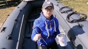 Скрытая проводка топливного шланга и силового провода под пайолами в лодке ПВХ.