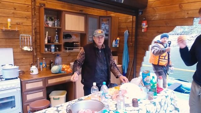 Юмагузинское водохранилище - Плавучий дом. Катаем Ривьера 4300 КНД с двигателем 9.8 л.с.