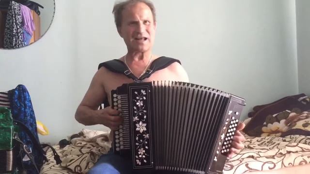 Гармонист Геннадий Аксенов г.Брянск с песней Геннадия Манника крестик. С Благовещением всех.