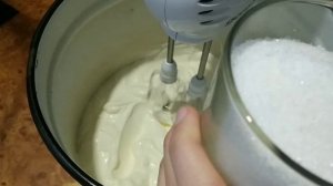 Как сделать сметанный крем для торта ???