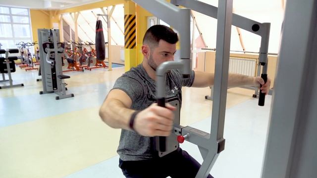 3-ий Тренировочный день: для дельтовидной мышцы и ног смотреть онлайн