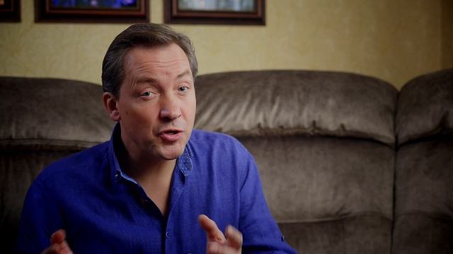 10 вопросов, которые никогда не задают себе бедные люди / Роман Василенко смотреть онлайн