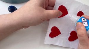 Как сделать нашивки сердечки на одежду своими руками / Простой способ декора футболки