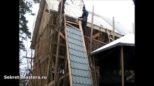 Каркасный дом своими руками. Октябрь. Монтаж мембраны, обрешетки и металлочерепицы
