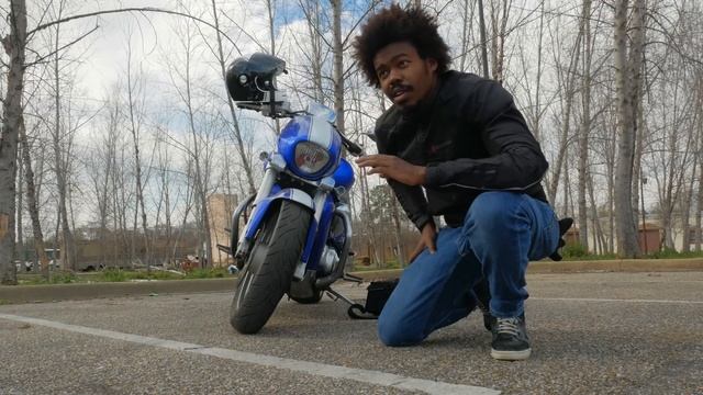 The M109R is the WORST motorcycle I've owned смотреть онлайн