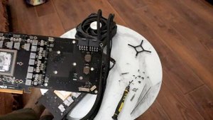 AMD Radeon RX VEGA 64 - Потекла водянка на видеокарте.