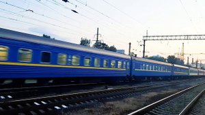 ЧС4 + ЧС4 с фирменный поездом "Криворожье" следует через Киев - Московский