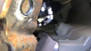 Как снять торпедо на автомобиле Mazda Premacy