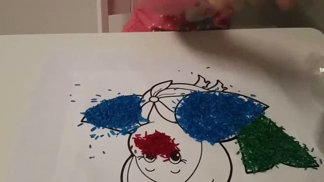 Liandra делает изображение с цветным рисом Liandra makes image with colored rice смотреть онлайн