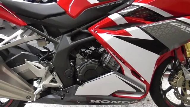 Мотоцикл спортбайк Honda CBR250RR рама MC51 гв 2017 USB пробег 5 тк красный черный белый серебристый