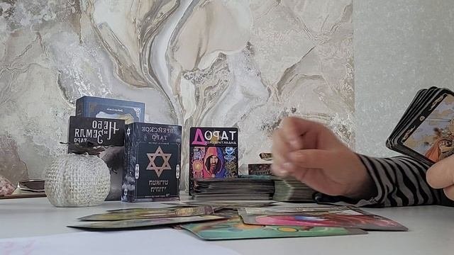 ЧТО ОНА ПОЛУЧИТ РЯДОМ С НИМ ❓️ЧТО БУДЕТ ?♀️❓️#таро #гадание #егомысли #егочувства