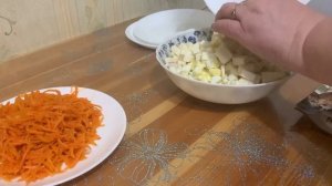 Салат с крабовыми палочками и плавленым сырком