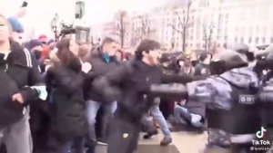 Один за всех.... Чеченец показал как дать отпор