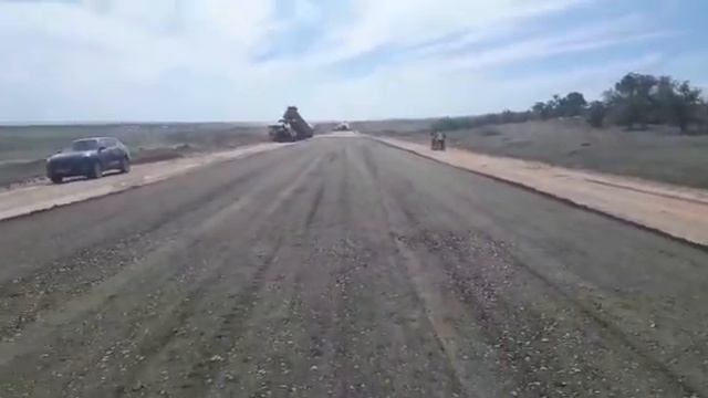 Устройство нижнего слоя основания ЩПС С4. ПК 180+00-185+00. Дата 02.06.2020 г. смотреть онлайн